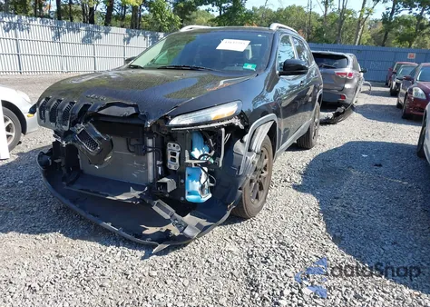 2017 Jeep Cherokee Latitude z USA, uszkodzony, nr VIN 1C4PJMCB7HW570179